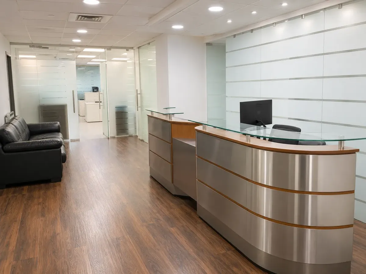 Oficina Clase A 431m2 + Terraza | Amoblada | Barrio El Golf  — imagen 2