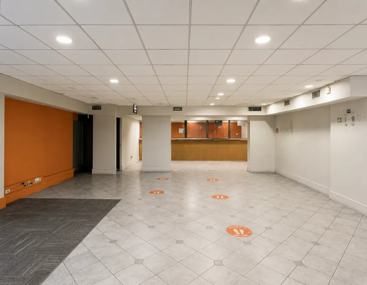 Local Comercial En Arriendo  421,04m2 — imagen 10