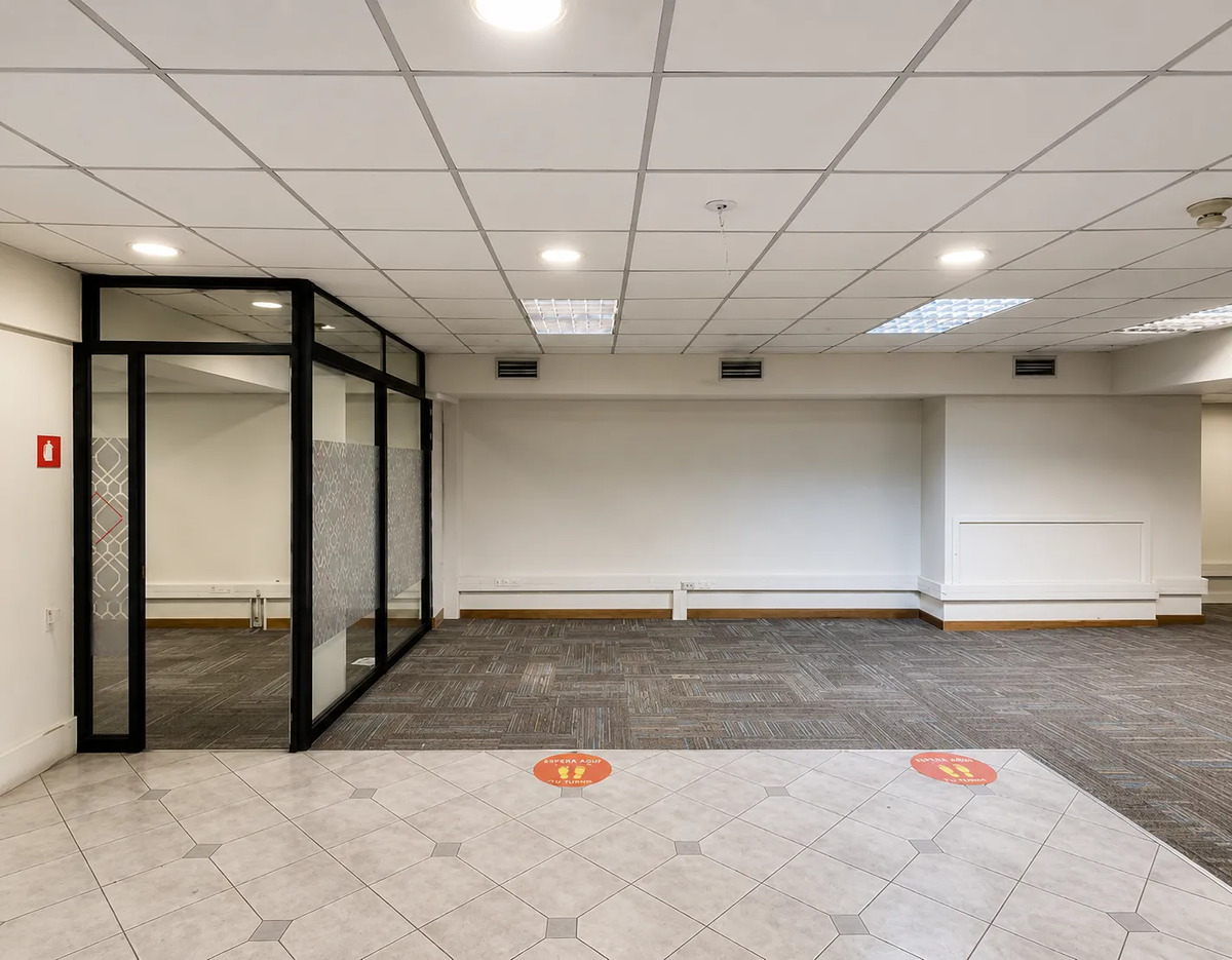 Local Comercial En Arriendo  421,04m2 — imagen 8