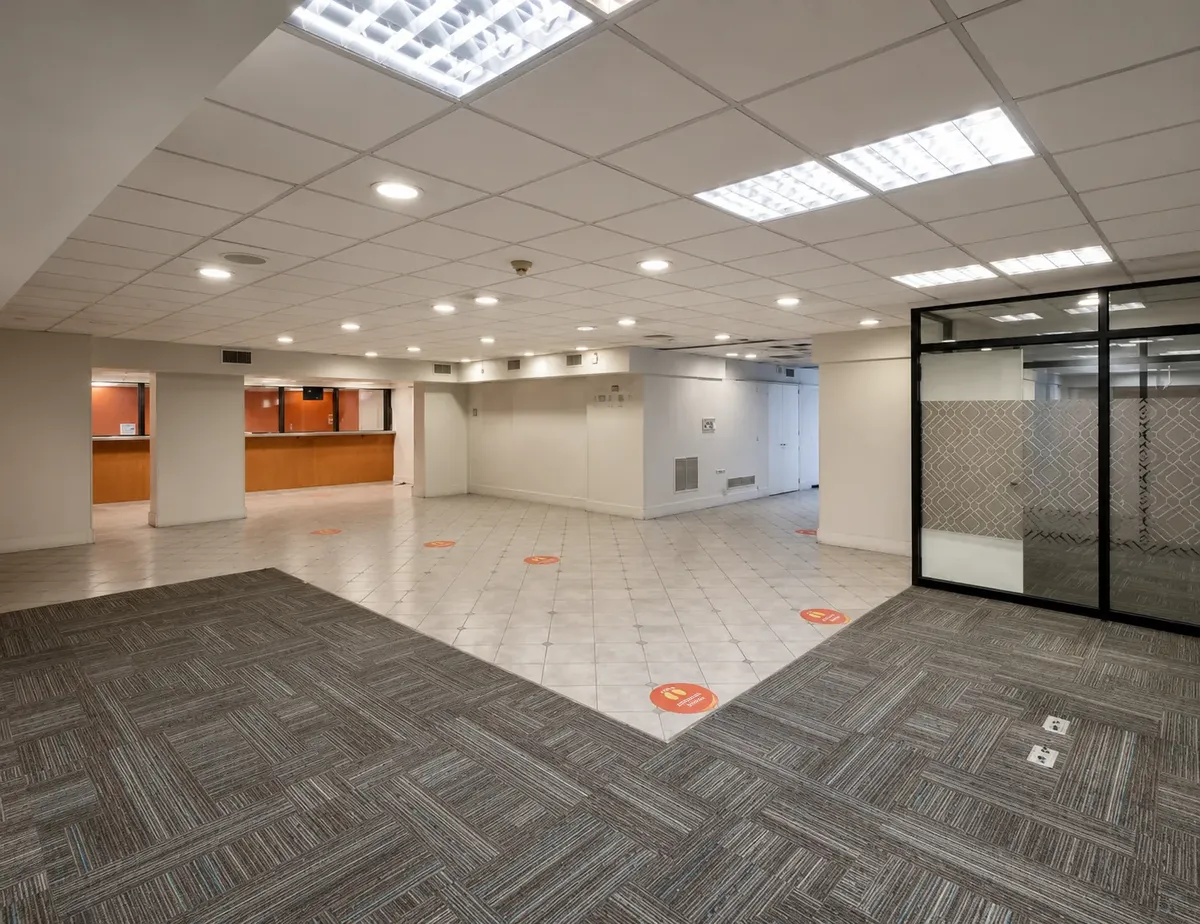 Local Comercial En Arriendo  421,04m2 — imagen 4