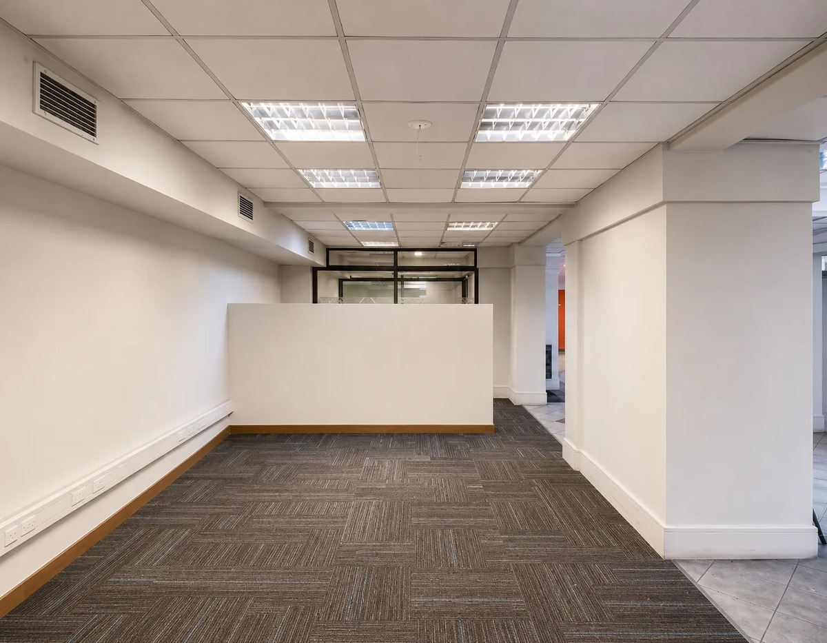 Local Comercial En Arriendo  421,04m2 — imagen 12