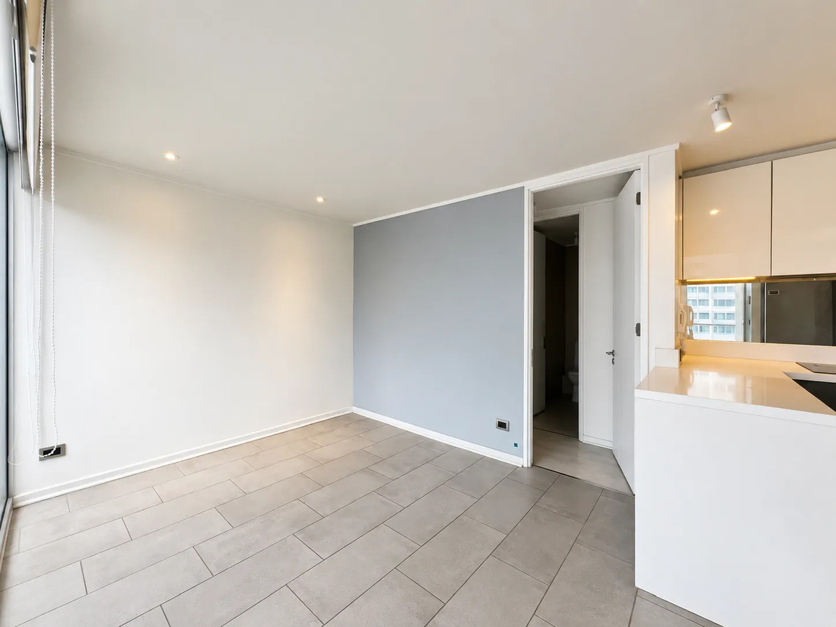 Moderno Departamento En Arriendo En Providencia | 1d + 1b | — imagen 3