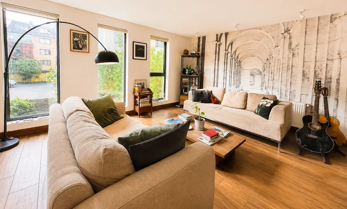 Departamento En Providencia Con Patio Privado Y Quincho — imagen 2