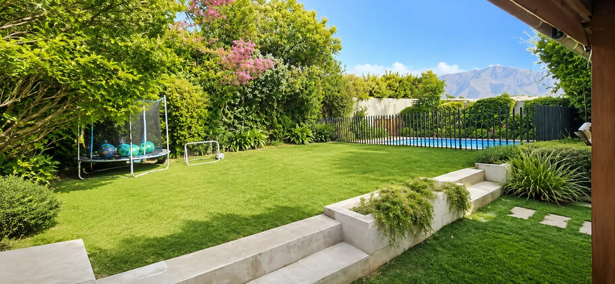 Amplia Casa Piscina, Quincho Y Seguridad, Novación 1,8%,  — imagen 2