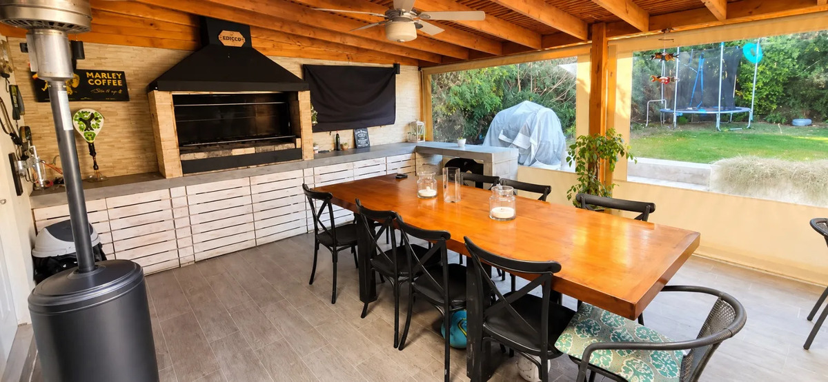 Amplia Casa Piscina, Quincho Y Seguridad, Novación 1,8%,  — imagen 4