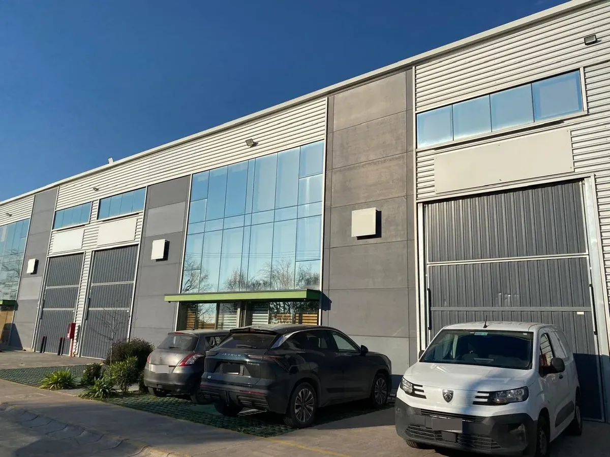 Arriendo Bodega De 822m2 En Renca