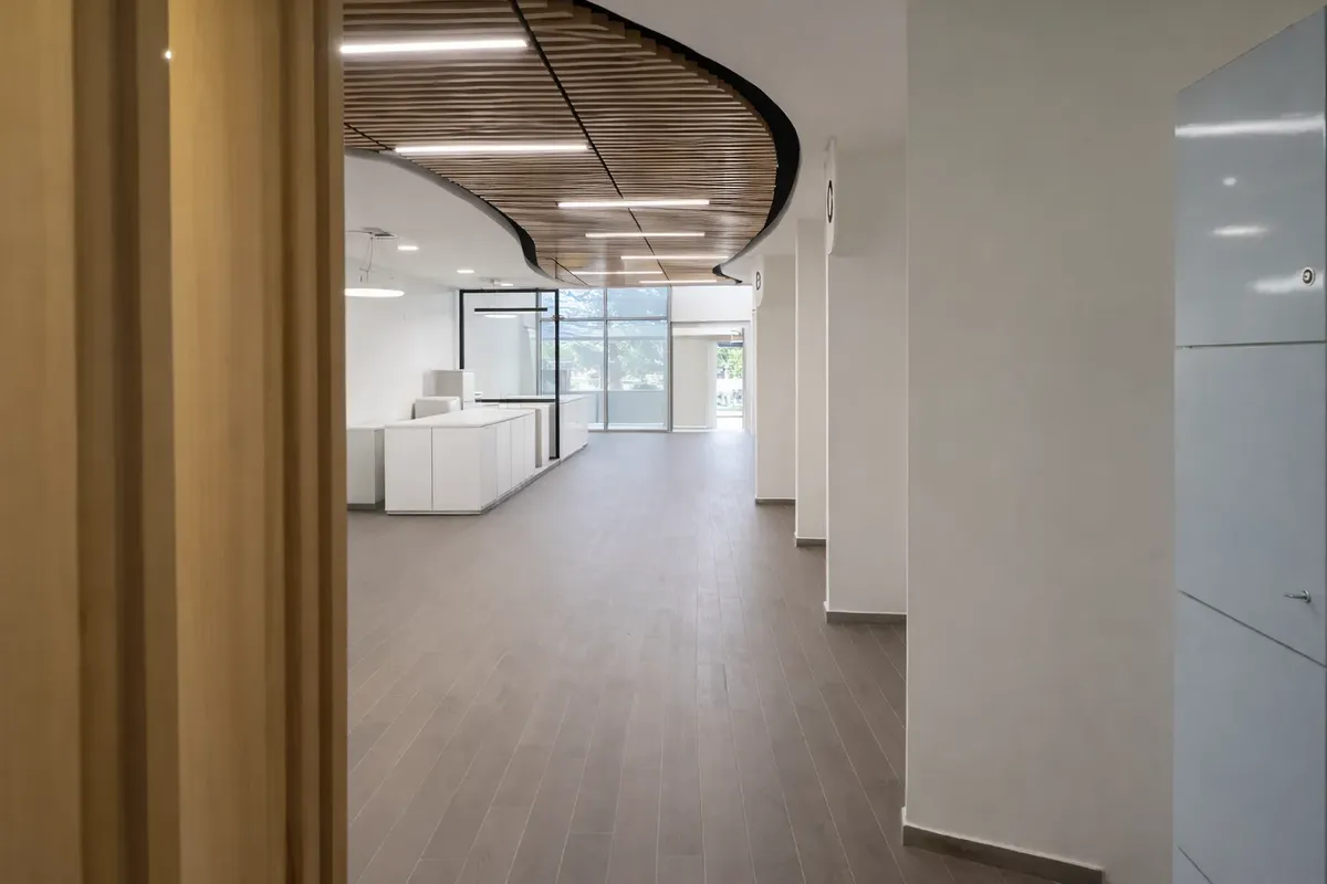 Local Comercial De 181,52 M² - Avenida Las Condes