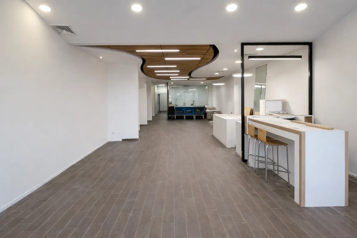 Local Comercial De 181,52 M² - Avenida Las Condes — imagen 2