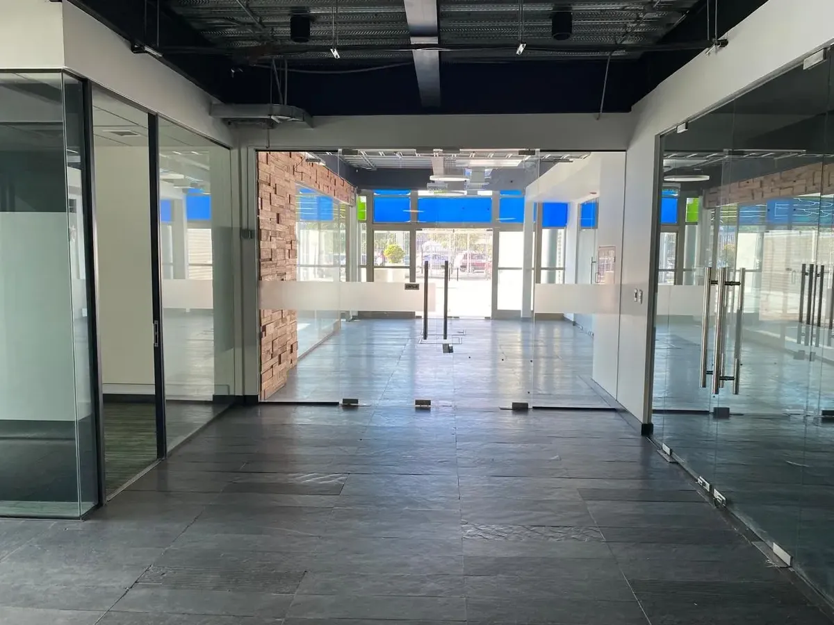 Arriendo Gran Local En Metro Rondizzoni - Santiago — imagen 11