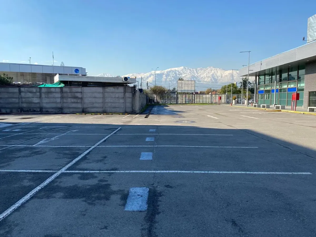 Arriendo Gran Local En Metro Rondizzoni - Santiago — imagen 6