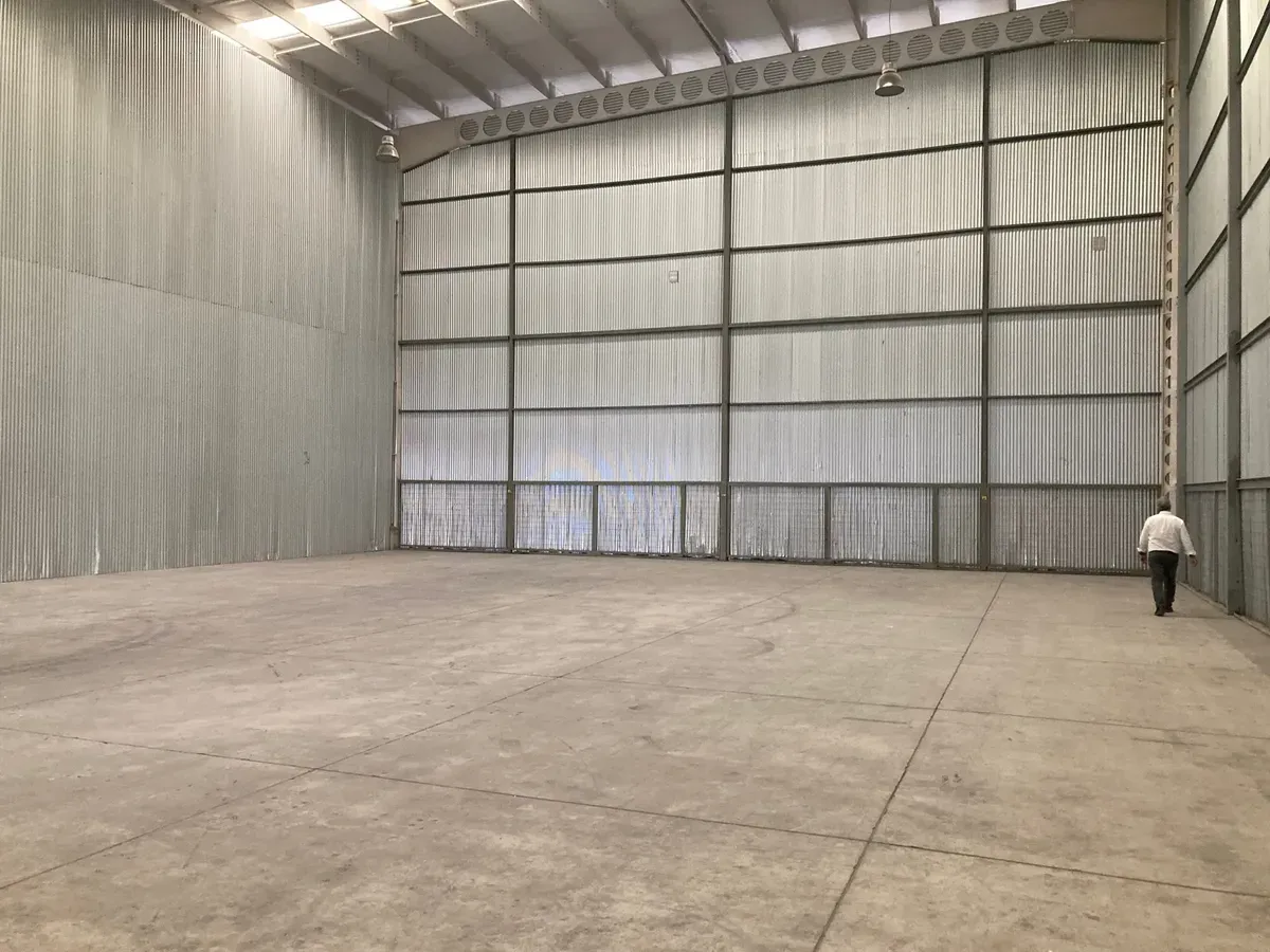Arriendo De Bodega 1.000 M² Condominio En San Bernardo